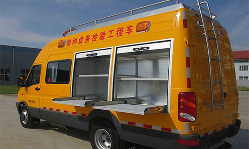 <b>AG旗舰厅电气供应军用特种车辆使用车载式UPS电源</b>